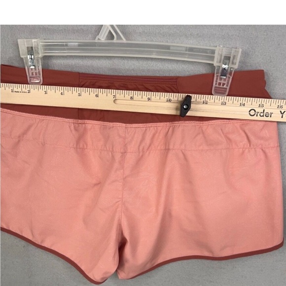 Like New Patagonia Women's Shorts - Picture 7 of 8